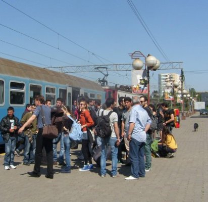 O tânără din Dâmboviţa şi-a luat bilet de tren cu legitimaţie de student falsă: a fost prinsă la Constanţa